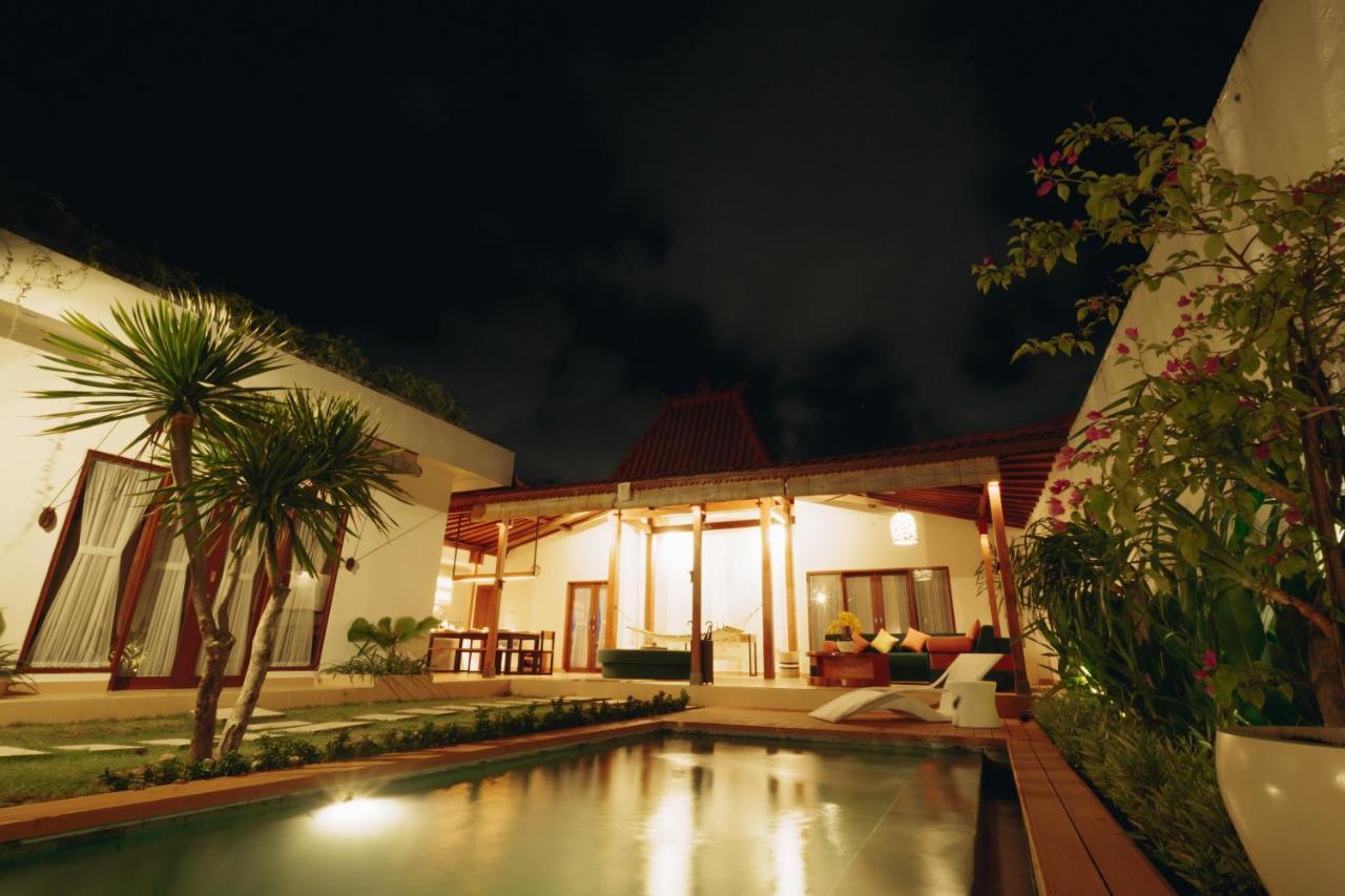 Villa Orked 3 With Family Room Seminyak Bagian luar foto