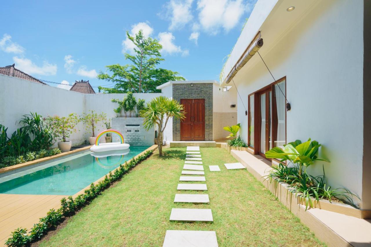 Villa Orked 3 With Family Room Seminyak Bagian luar foto