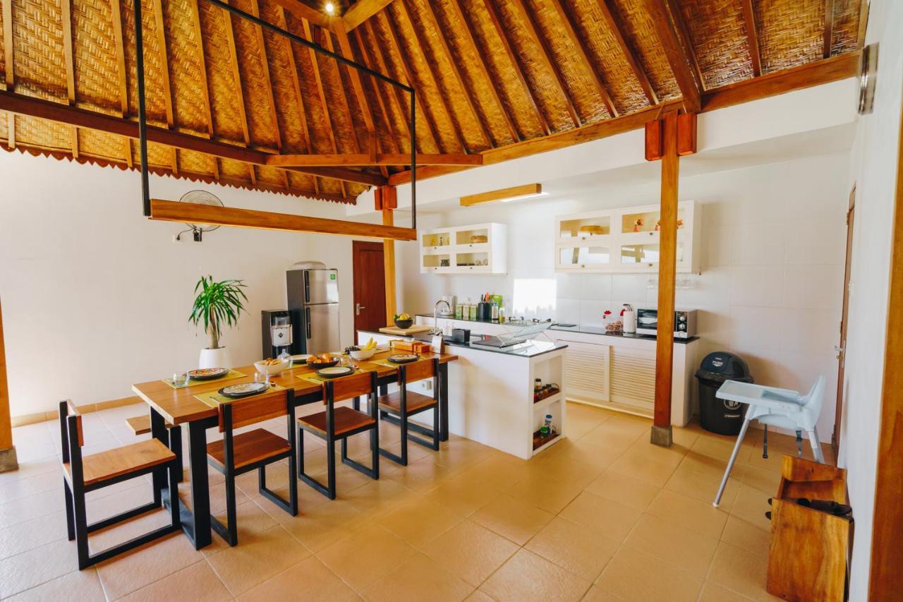 Villa Orked 3 With Family Room Seminyak Bagian luar foto