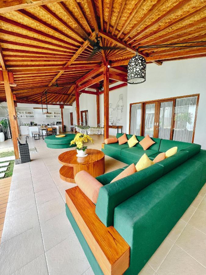Villa Orked 3 With Family Room Seminyak Bagian luar foto