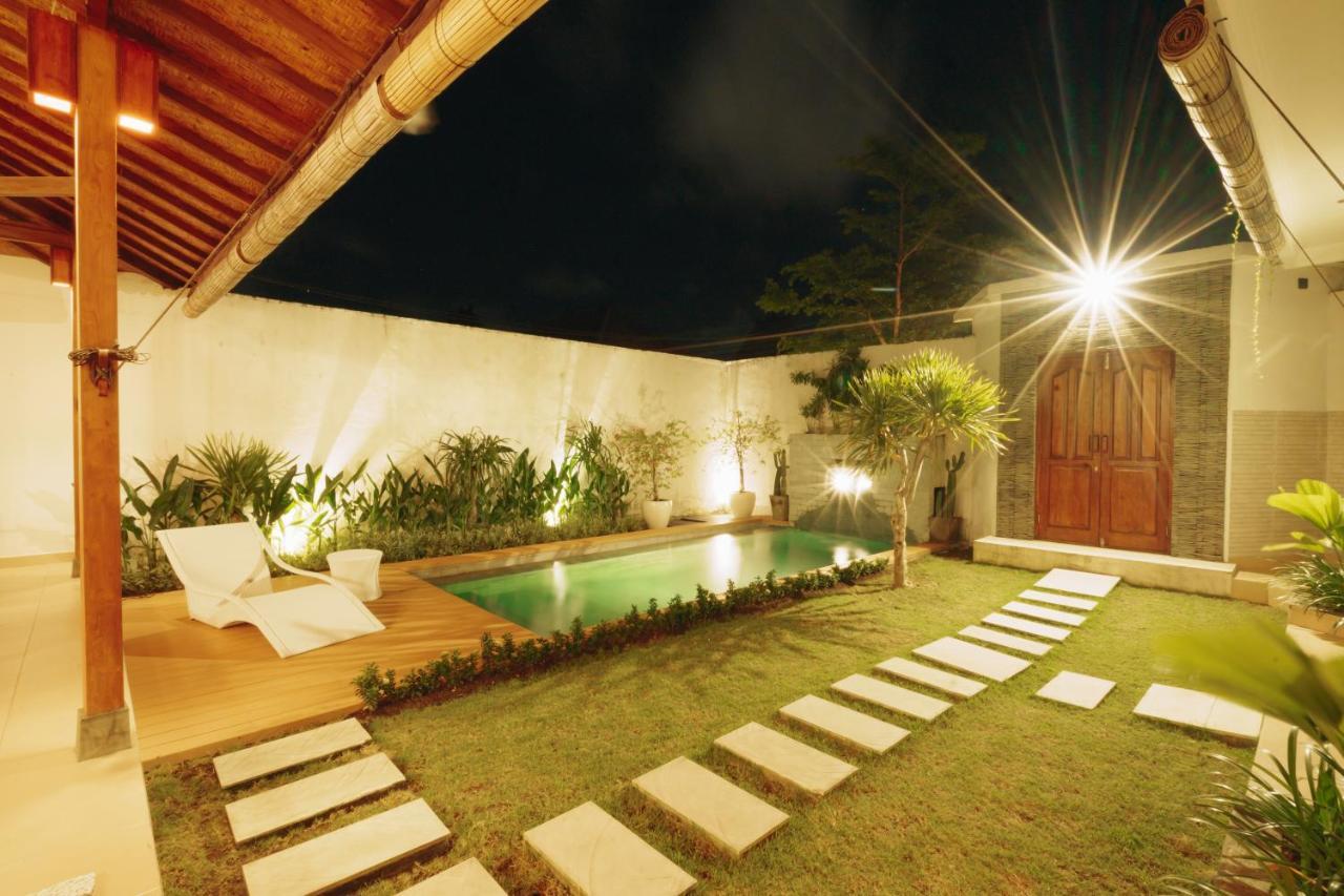 Villa Orked 3 With Family Room Seminyak Bagian luar foto