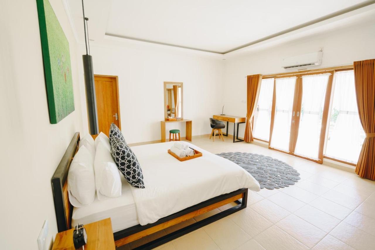 Villa Orked 3 With Family Room Seminyak Bagian luar foto