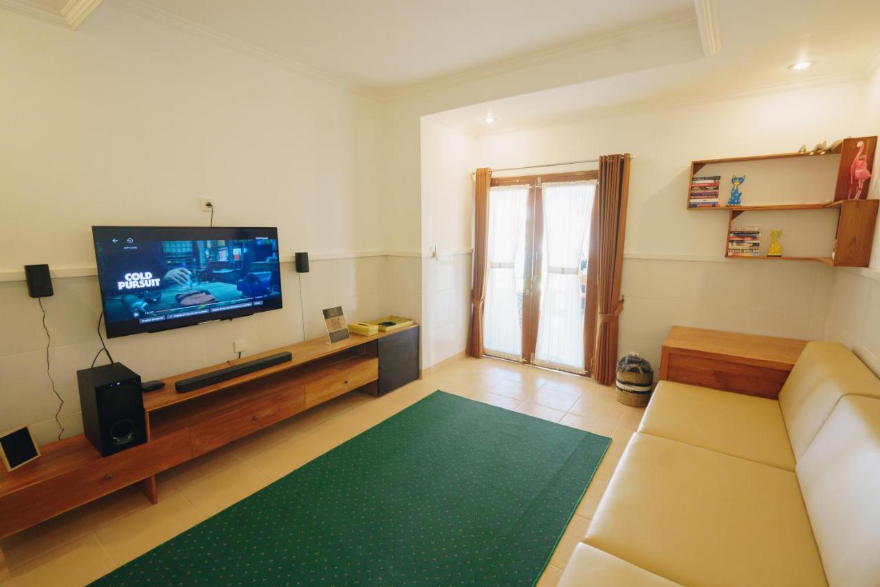 Villa Orked 3 With Family Room Seminyak Bagian luar foto
