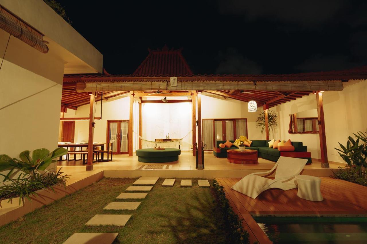 Villa Orked 3 With Family Room Seminyak Bagian luar foto