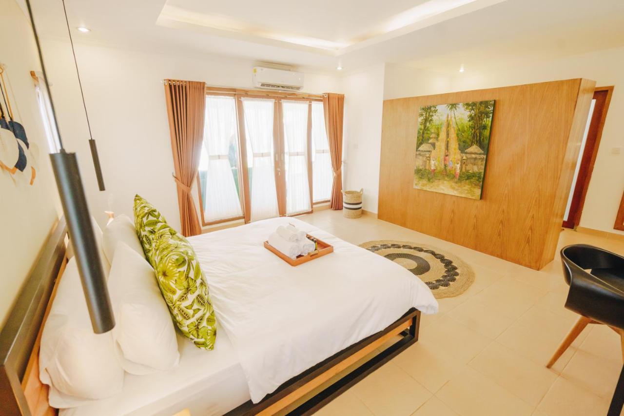 Villa Orked 3 With Family Room Seminyak Bagian luar foto