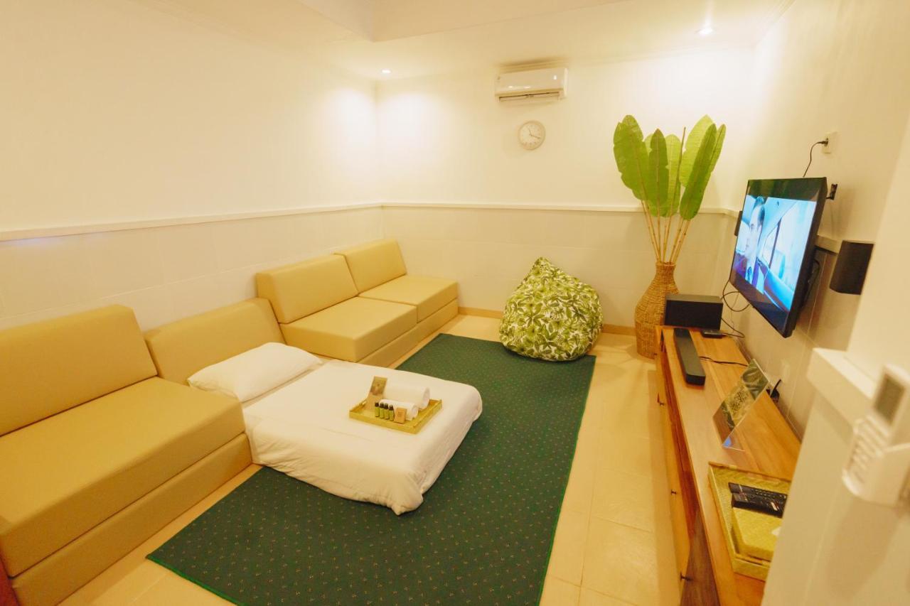 Villa Orked 3 With Family Room Seminyak Bagian luar foto